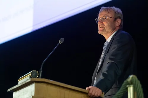 Becher Eröffnung.jpg